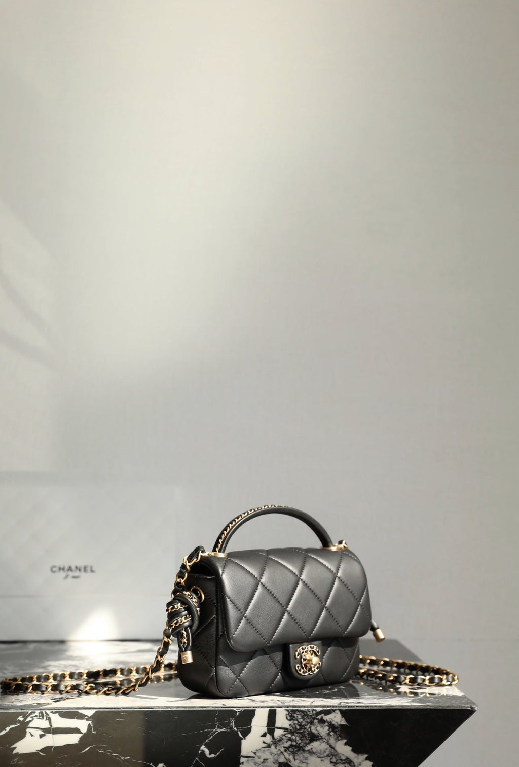 C*C 19 Bag 25C 18cm Black Lambskin Gold Hardware