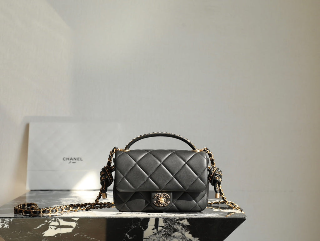 C*C 19 Bag 25C 18cm Black Lambskin Gold Hardware