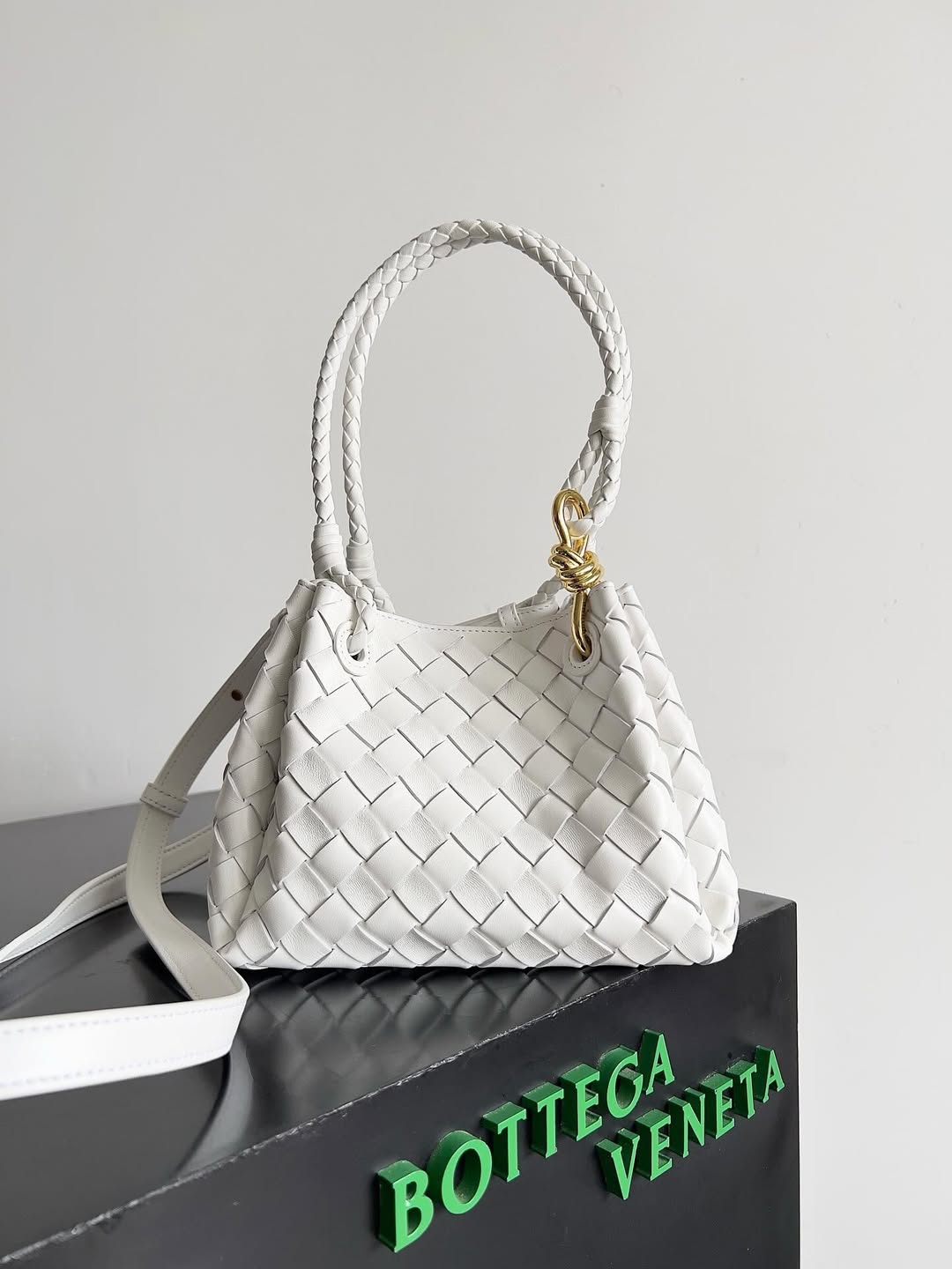 B*V 25s Parachute Handbag Intrecciato Calfskin Leather GHW