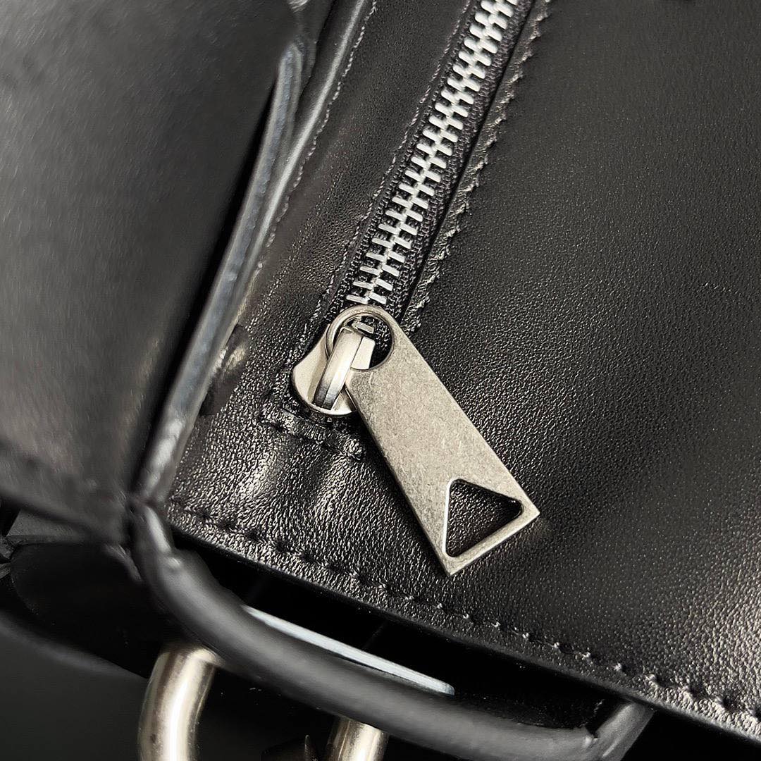 B*V Two-In-One Cassette Black 26cm Grey Leather