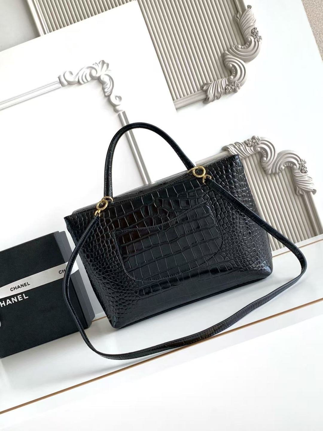 C*C 2026 Maxi Top Handle Bag 31cm Black Crocodile Embossed Leather
