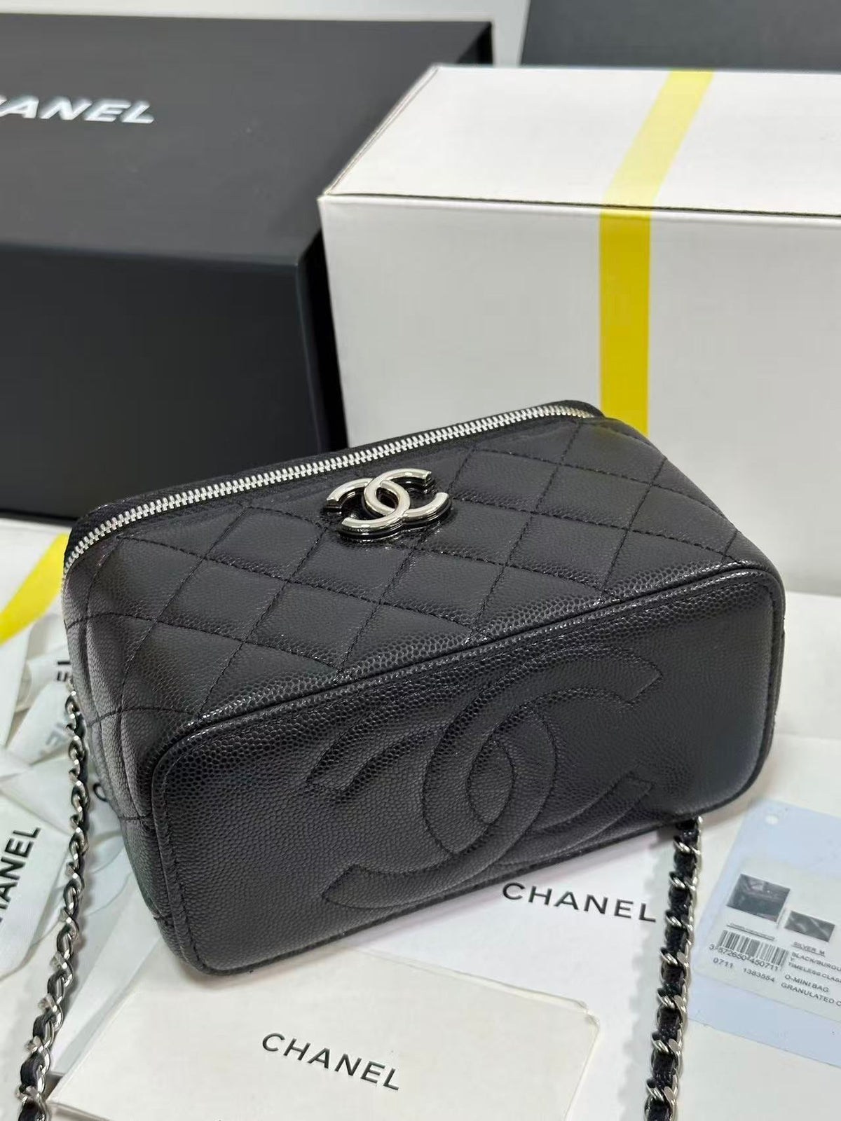 C*C 25P Hidden Enamel Handle Makeup Bag Black Lychee Leather