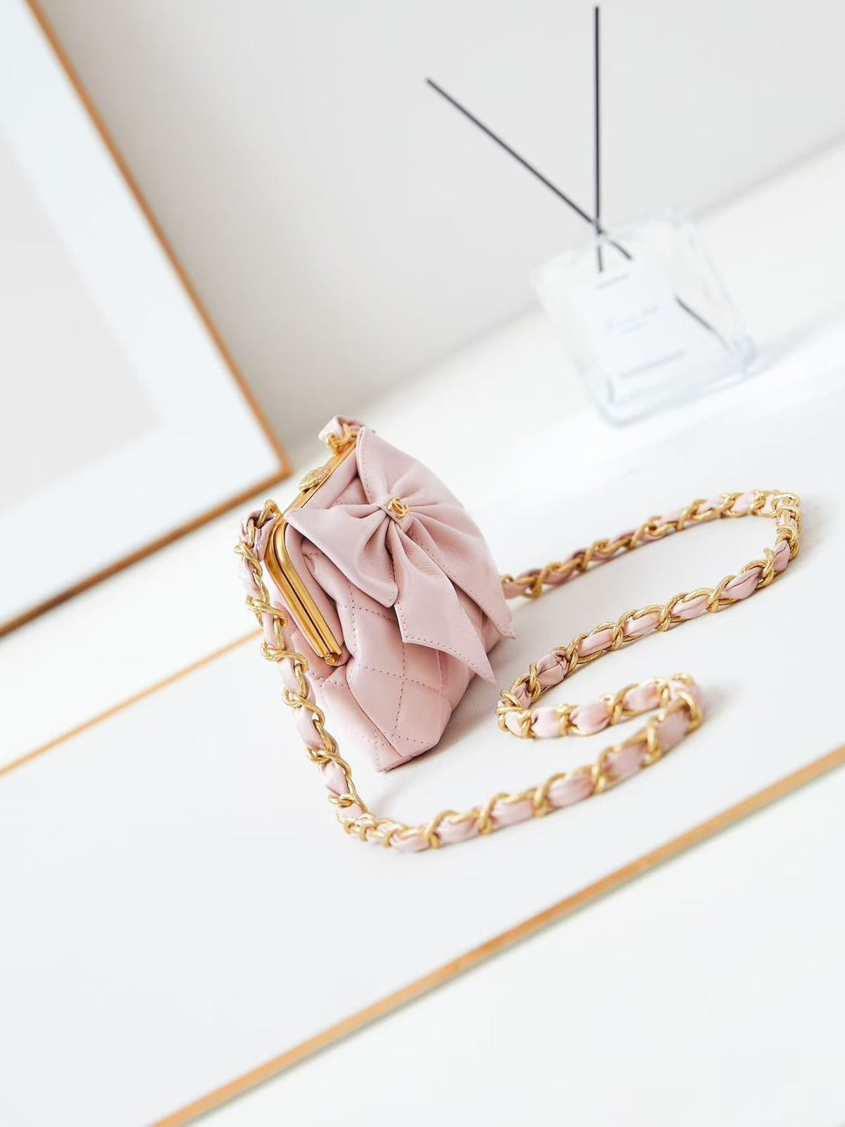 C*C 24A Bowknot Kiss Lock Clutch Bag with Chain 13cm Pink Lambskin