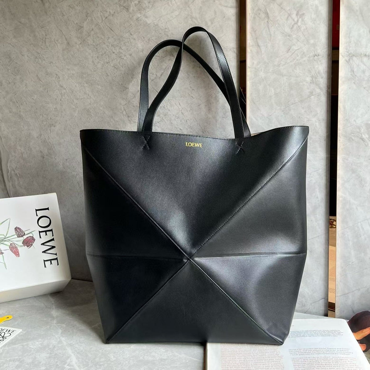 L*ew PUZZLE FOLD TOTE IBLACK SHINY CALFSKIN