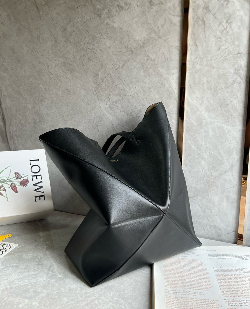 L*ew PUZZLE FOLD TOTE IBLACK SHINY CALFSKIN