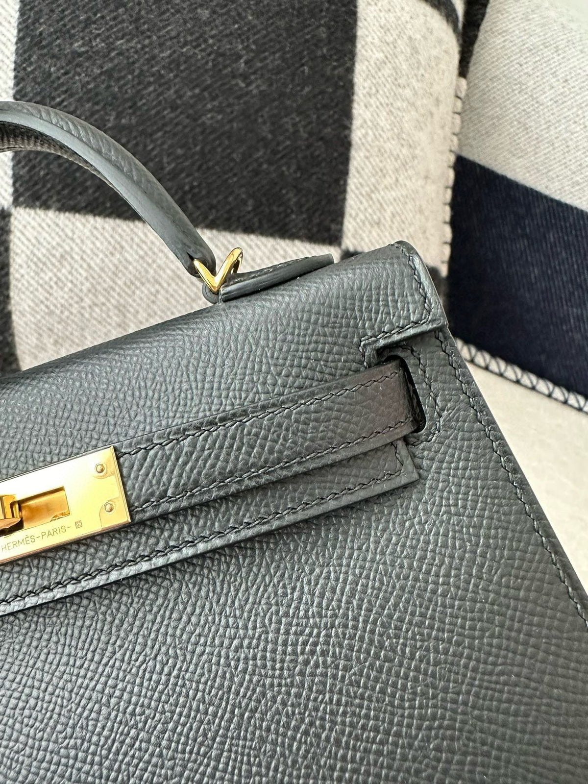 H*M Mini Kelly 19cm Black Epsom Gold Hardware Best Version
