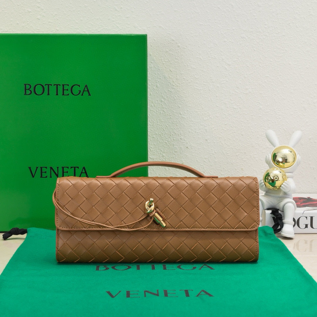 B*V Long Clutch Andiamo Handle Calfskin Ghw