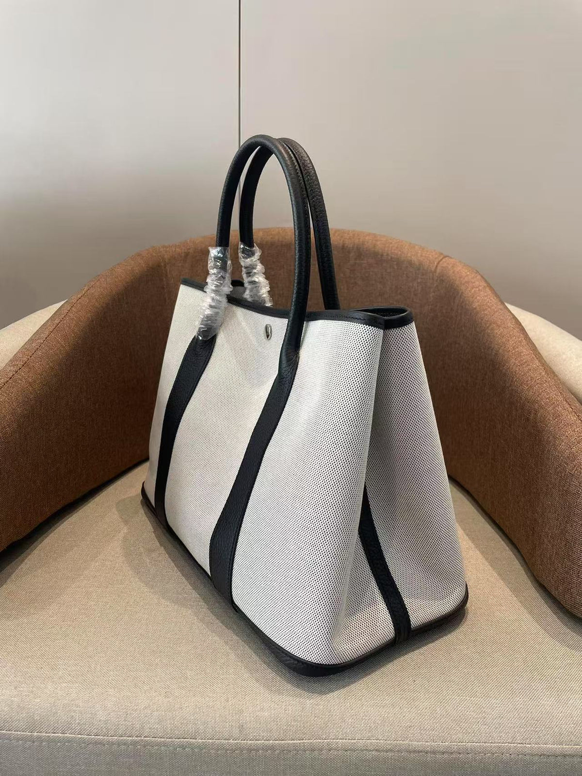 H*M GARDEN PARTY 36 WHITE BLACK CANVAS CALFSKIN
