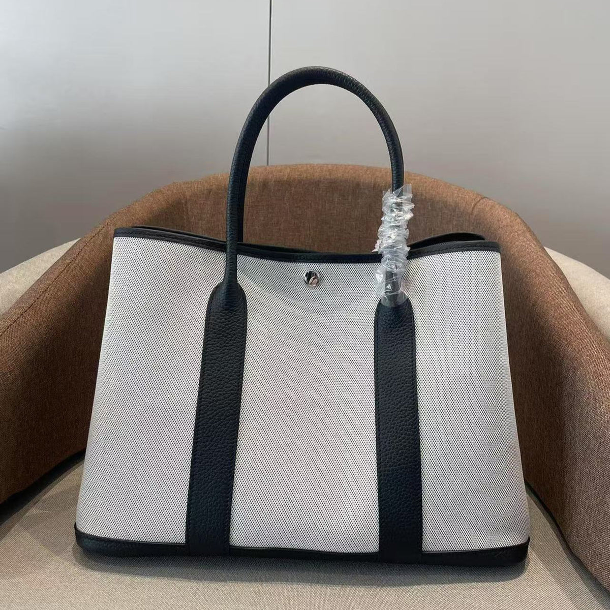 H*M GARDEN PARTY 36 WHITE BLACK CANVAS CALFSKIN