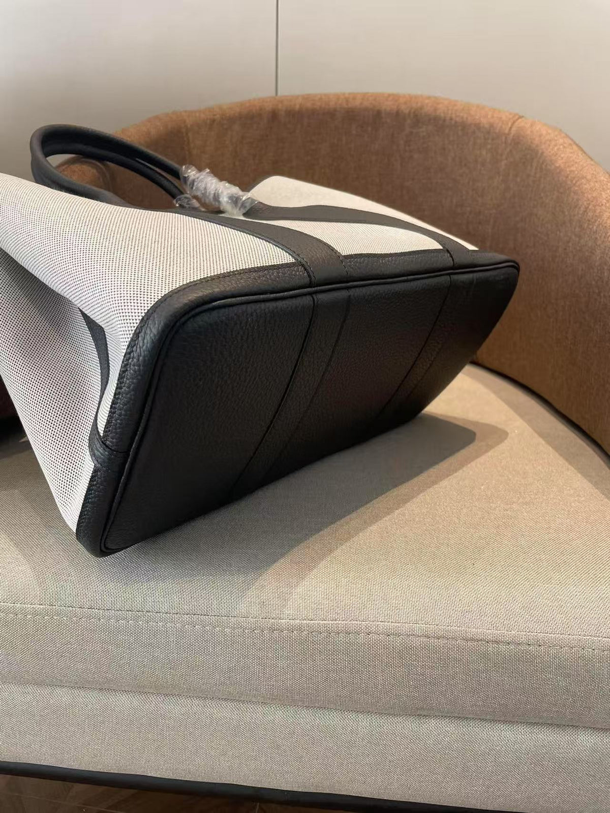 H*M GARDEN PARTY 36 WHITE BLACK CANVAS CALFSKIN