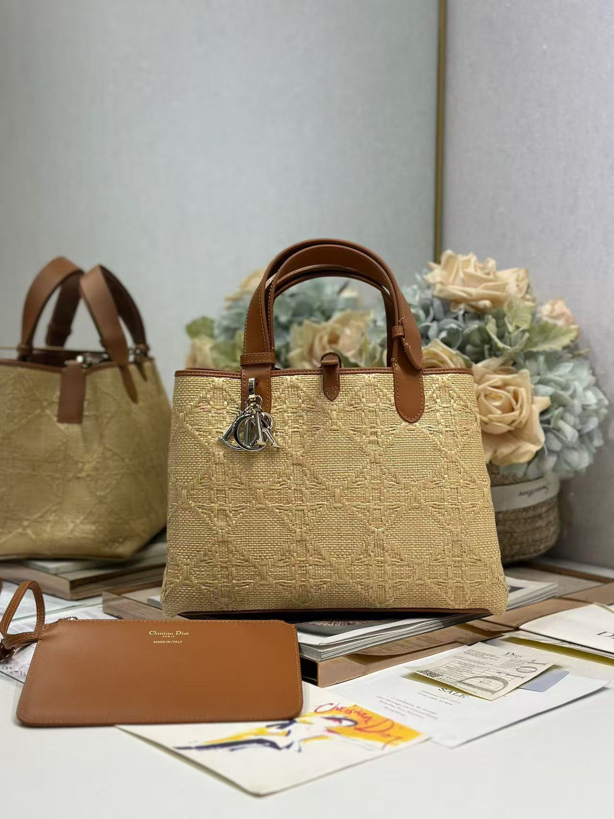 C*D Toujours Vertical Tote Bag Coconut Fiber Weaving Paired Cowhide