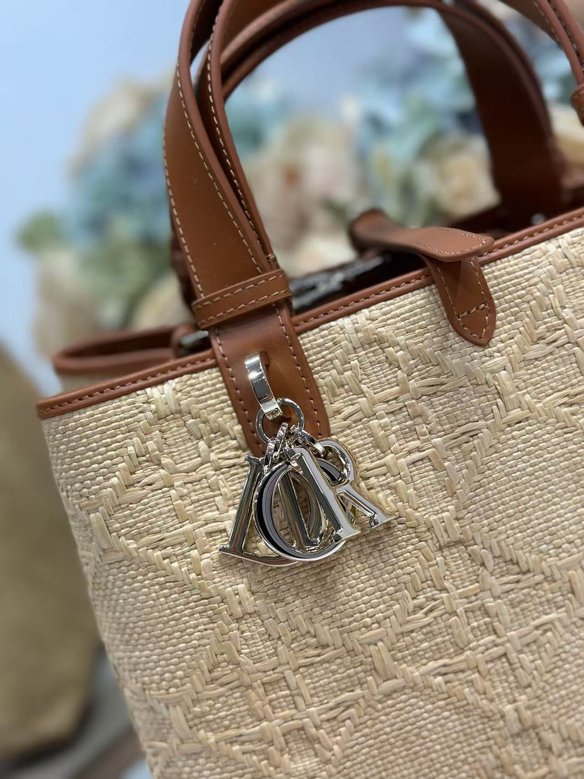 C*D Toujours Vertical Tote Bag Coconut Fiber Weaving Paired Cowhide