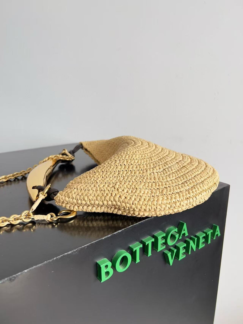 B*ttega V*neta Sardine Chain Beige Gold Raffia-effect Bag
