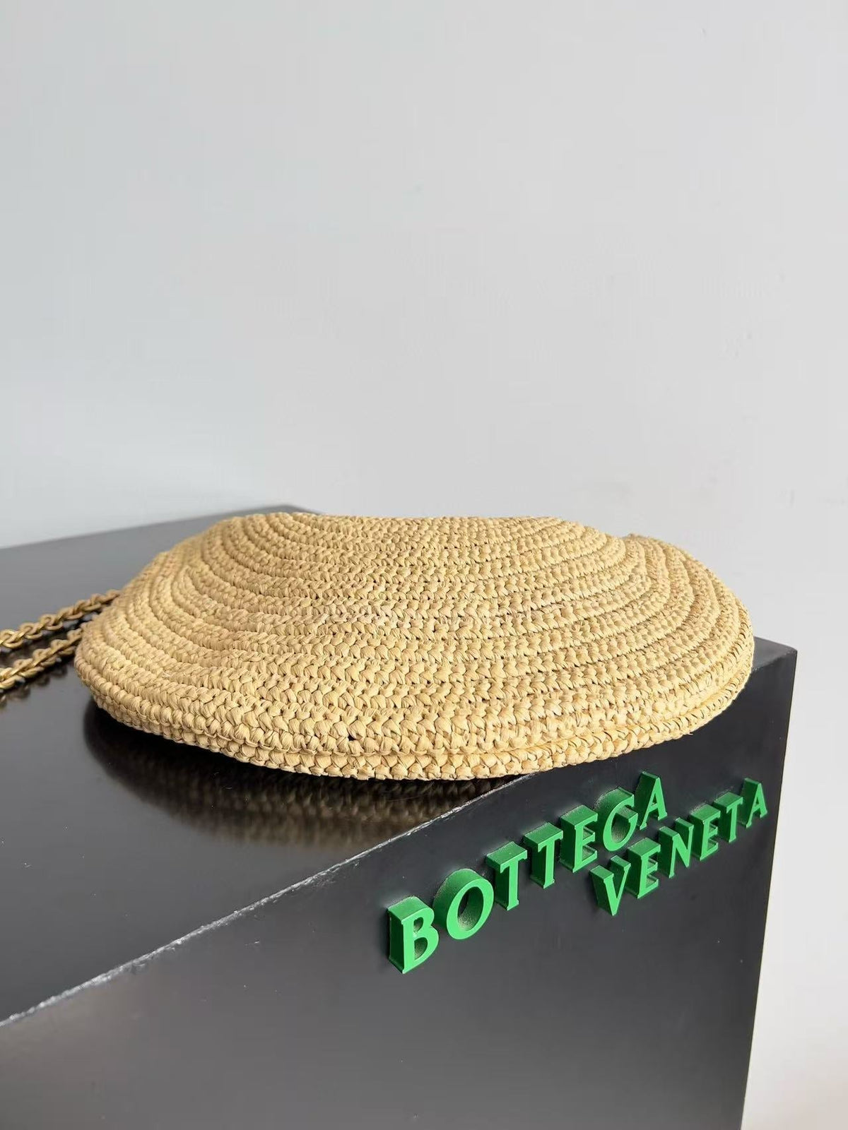 B*ttega V*neta Sardine Chain Beige Gold Raffia-effect Bag