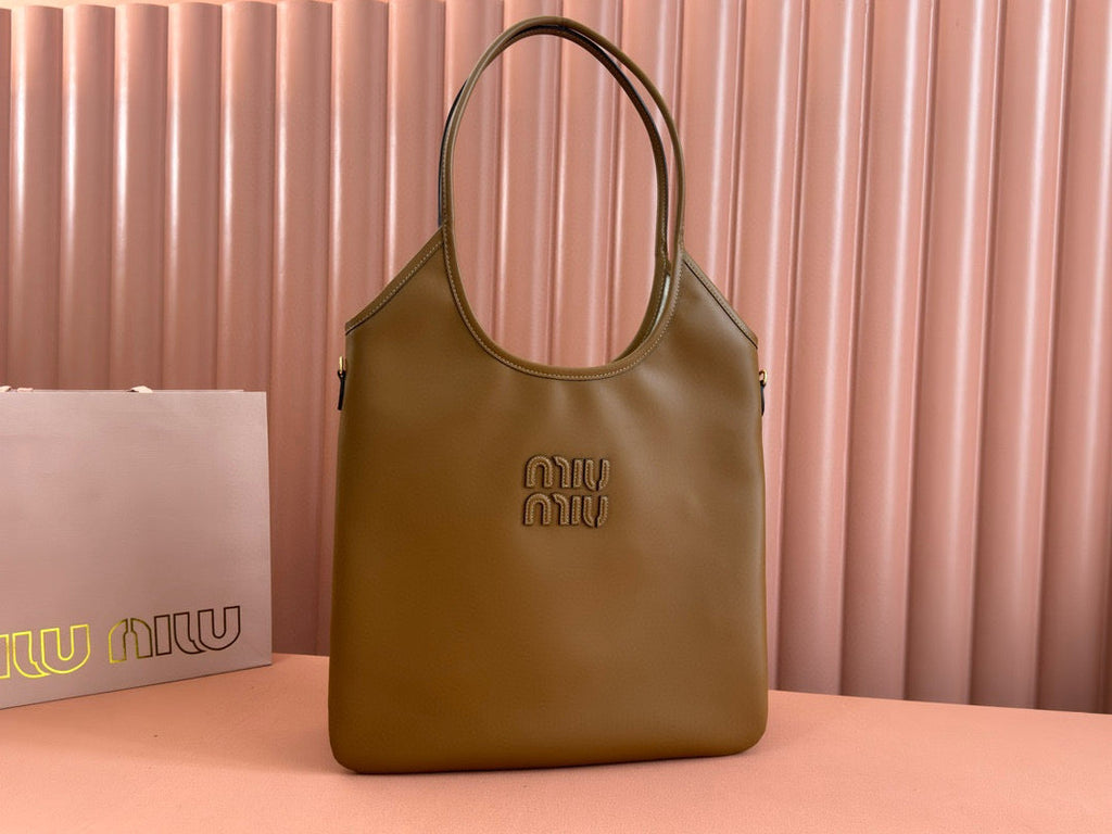 HOBO 40 TOTE BAG IN BROWN CALFSKIN