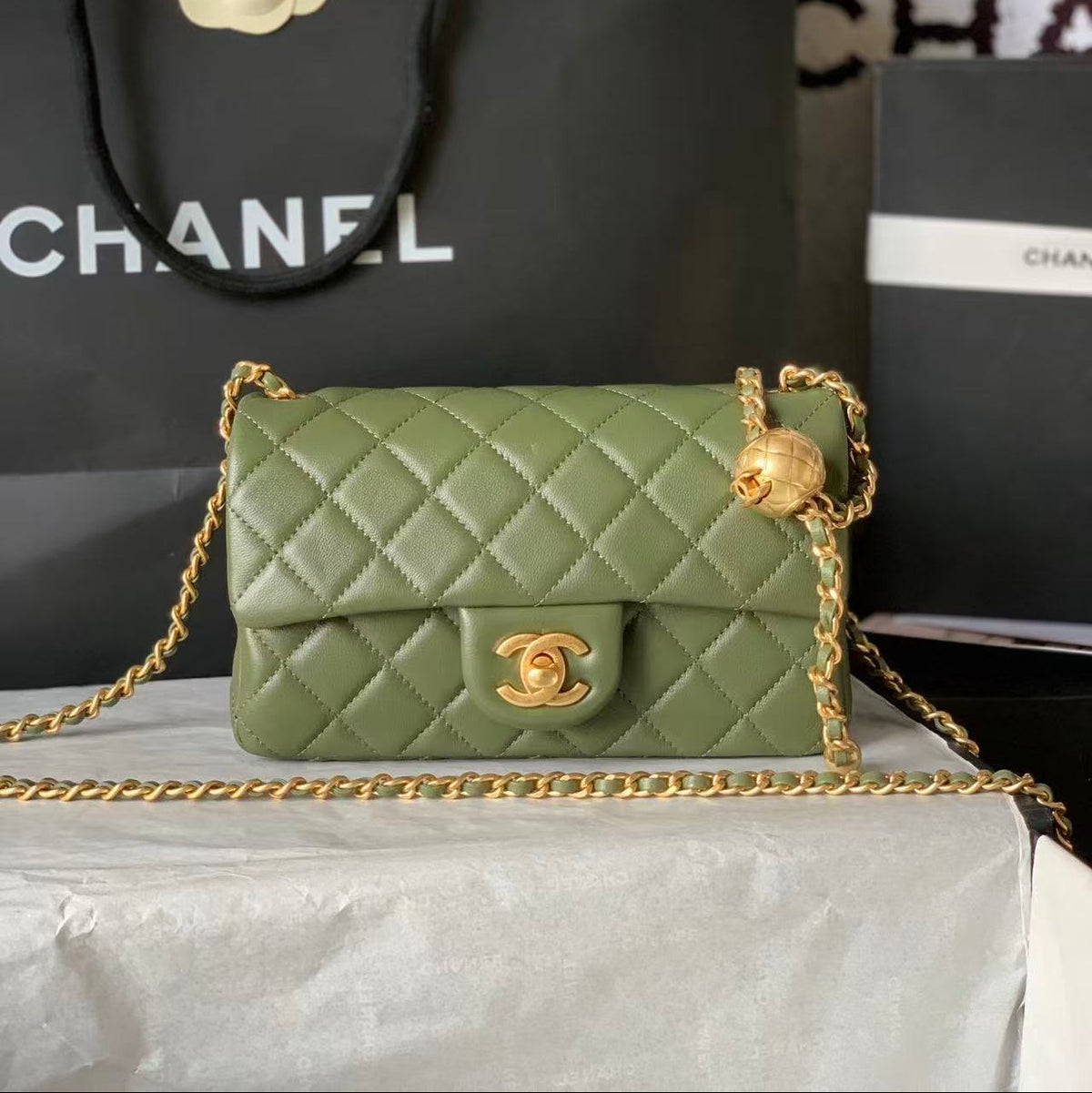 Ch*nel 25 Pearl Crush Square Flap Bag 20cm Dark Green Lambskin