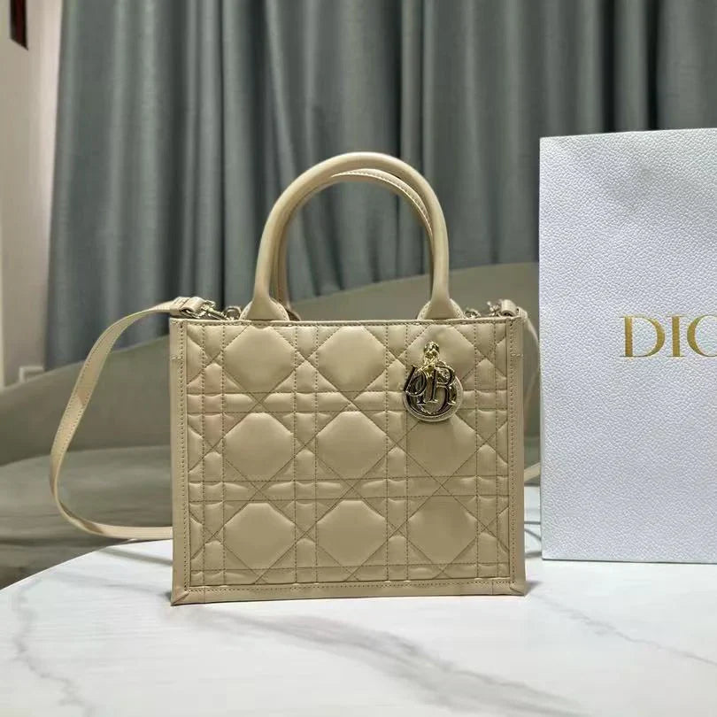 D*or 2026 Book Tote Bag 26.5cm Beige Leather