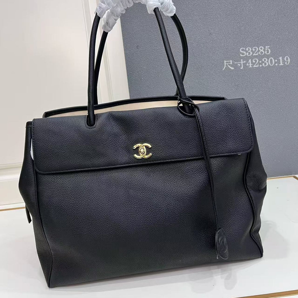 Ch*nel 2026 Maxi Shopping Bag 42cm Black Cowhide leather