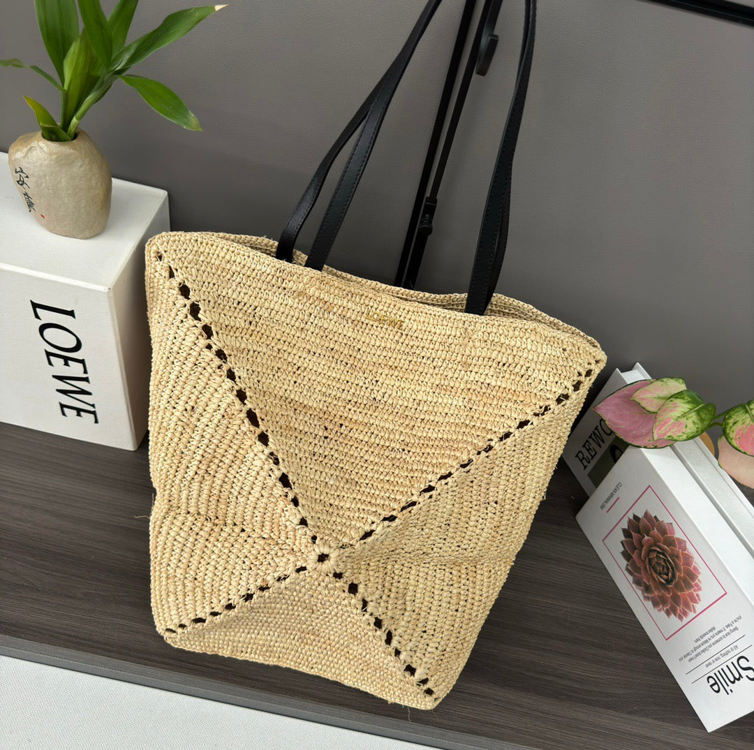L*E 31 Medium Puzzle Fold Tote Beige in Raffia
