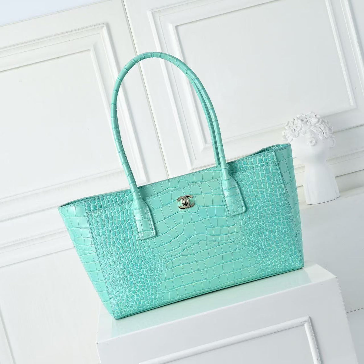 C*C 2026 Shopping Bag Crocodile Embossed Calfskin