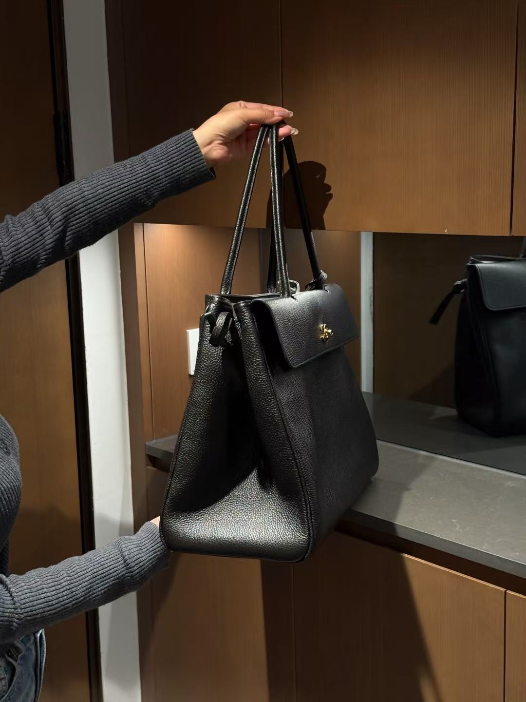 C*C 2026 Large Shopping Bag 42cm Black Grain Calfskin