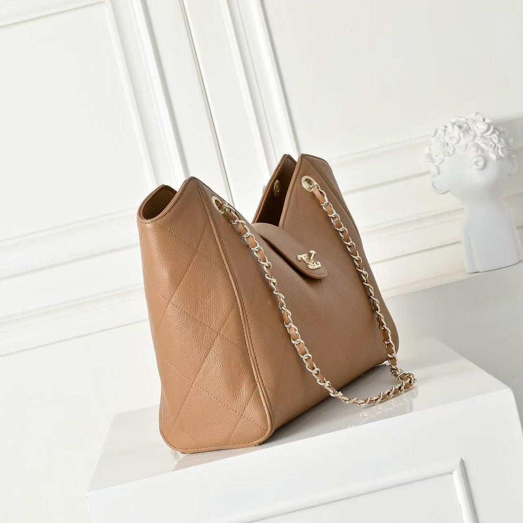 C*C Maxi Shopping Bag Brown Grain Calfskin