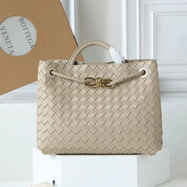 B*ttega V*neta 2026 Andiamo Bag 32cm Beige Lambskin