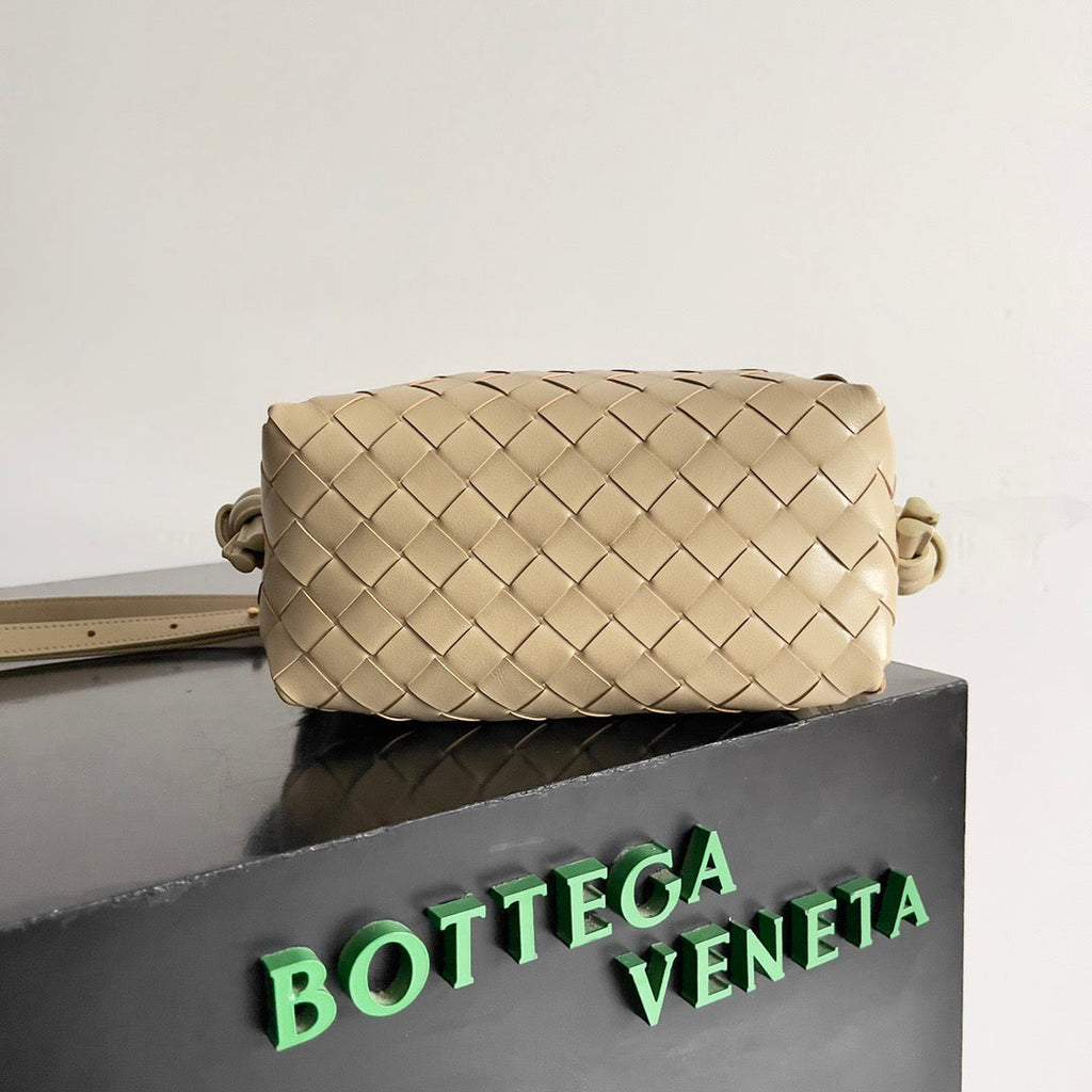 B*ttega V*neta 2026 Mini Loop Camera Bag Beige Woven Lambskin Leather