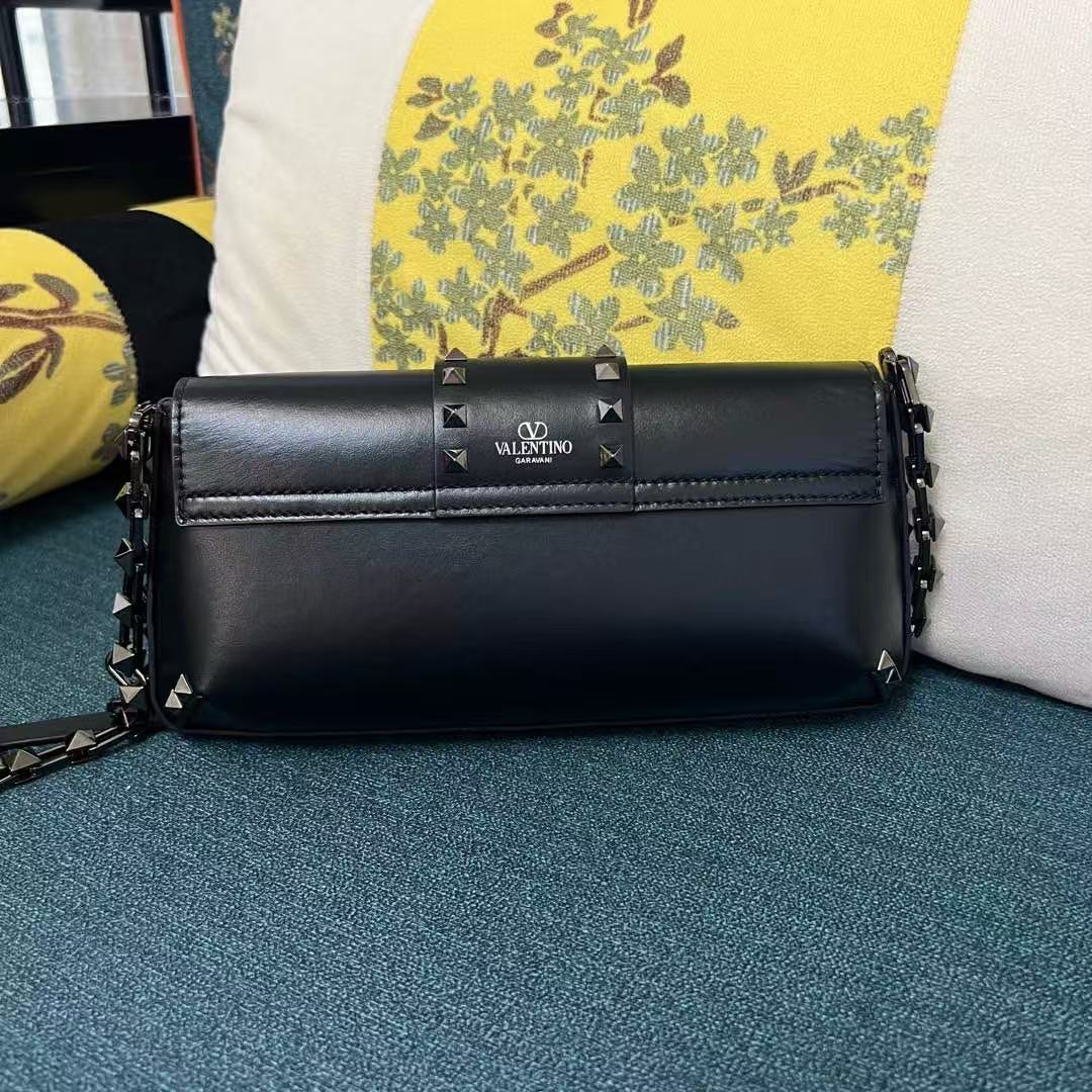 VL G*ravani Rockstud Shoulder Bag 26cm Black Calfskin
