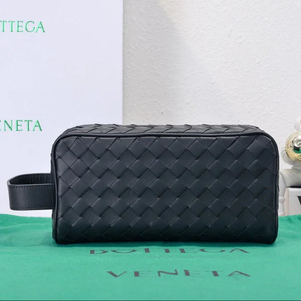 B*ttega V*neta 2026 Barrel Bag 26cm Black Leather