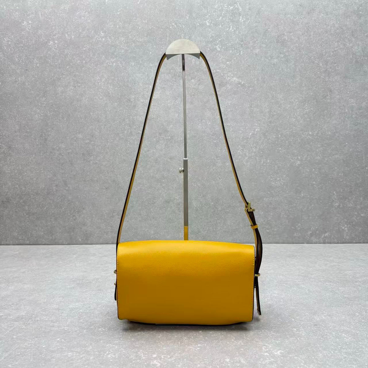 BG Le 7 Shoulder Bag Calfksin