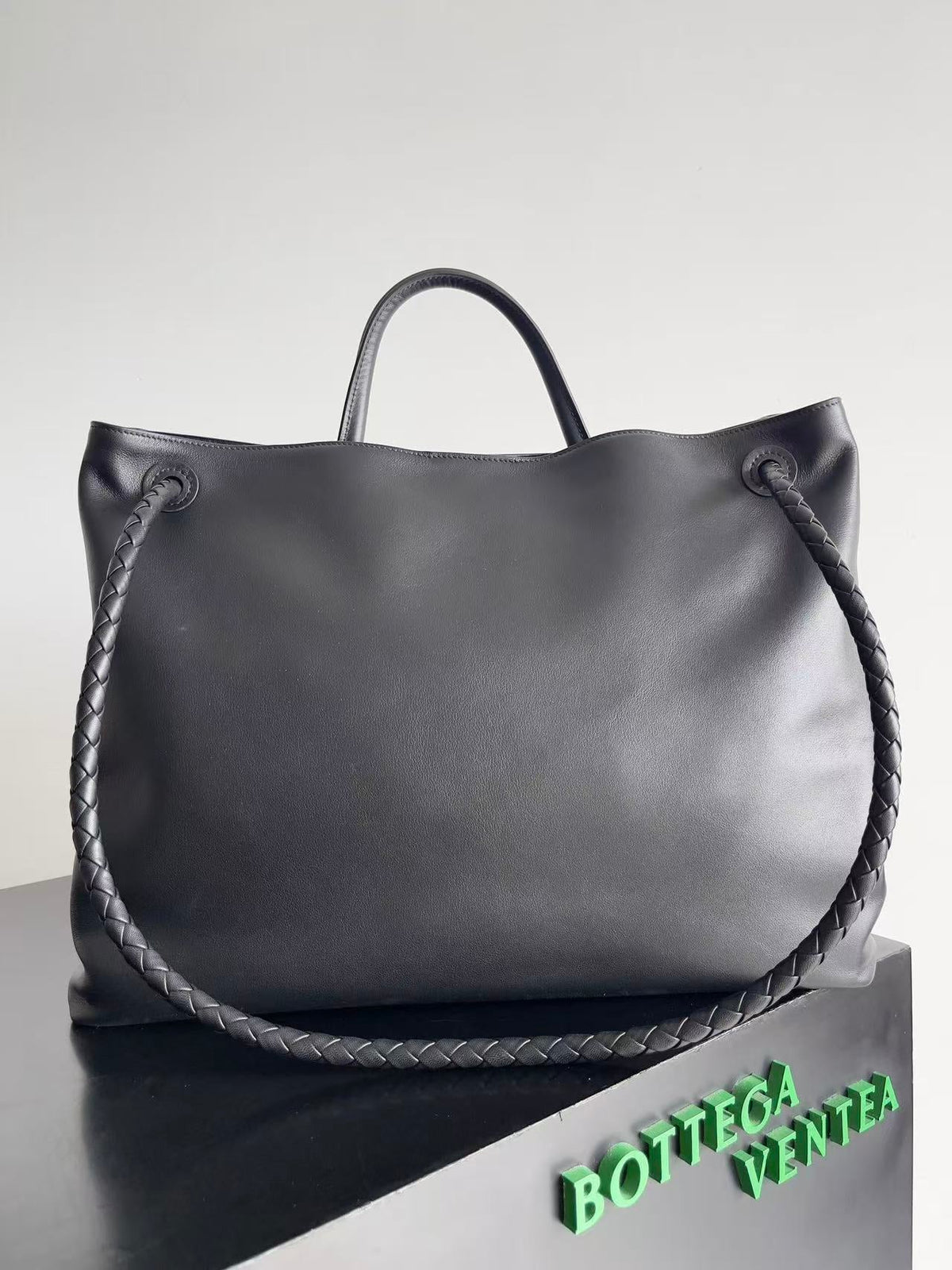 B*V Andiamo Tote Bag 42cm Black Patent Cowhide Leather