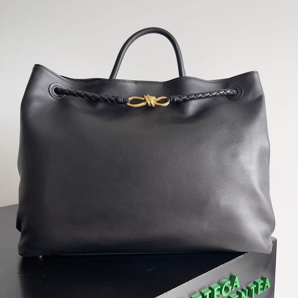 B*V Andiamo Tote Bag 42cm Black Patent Cowhide Leather