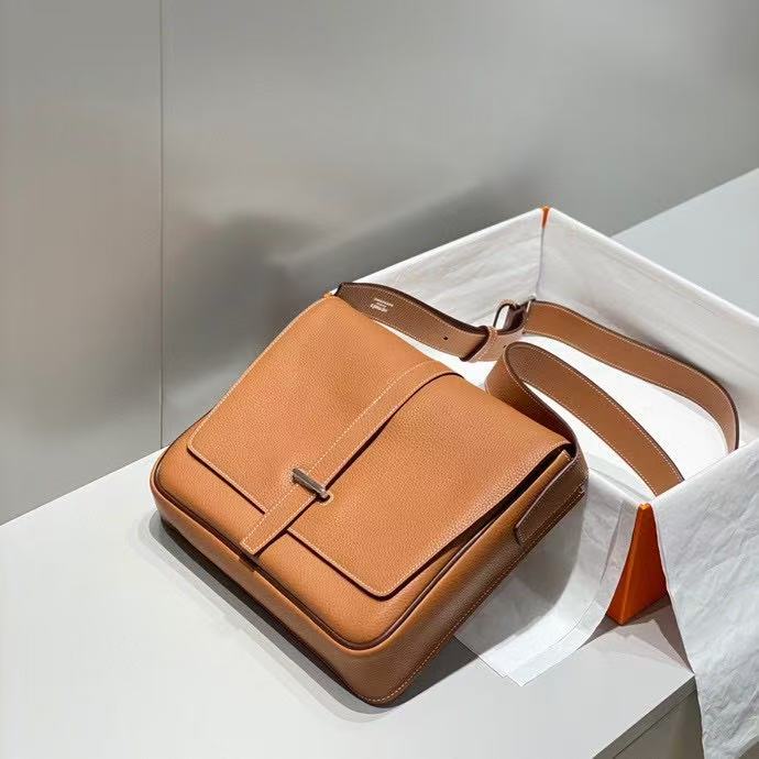 H*M 26s Steve Light Junior Messenger 27cm Bag Tan Togo Calfskin