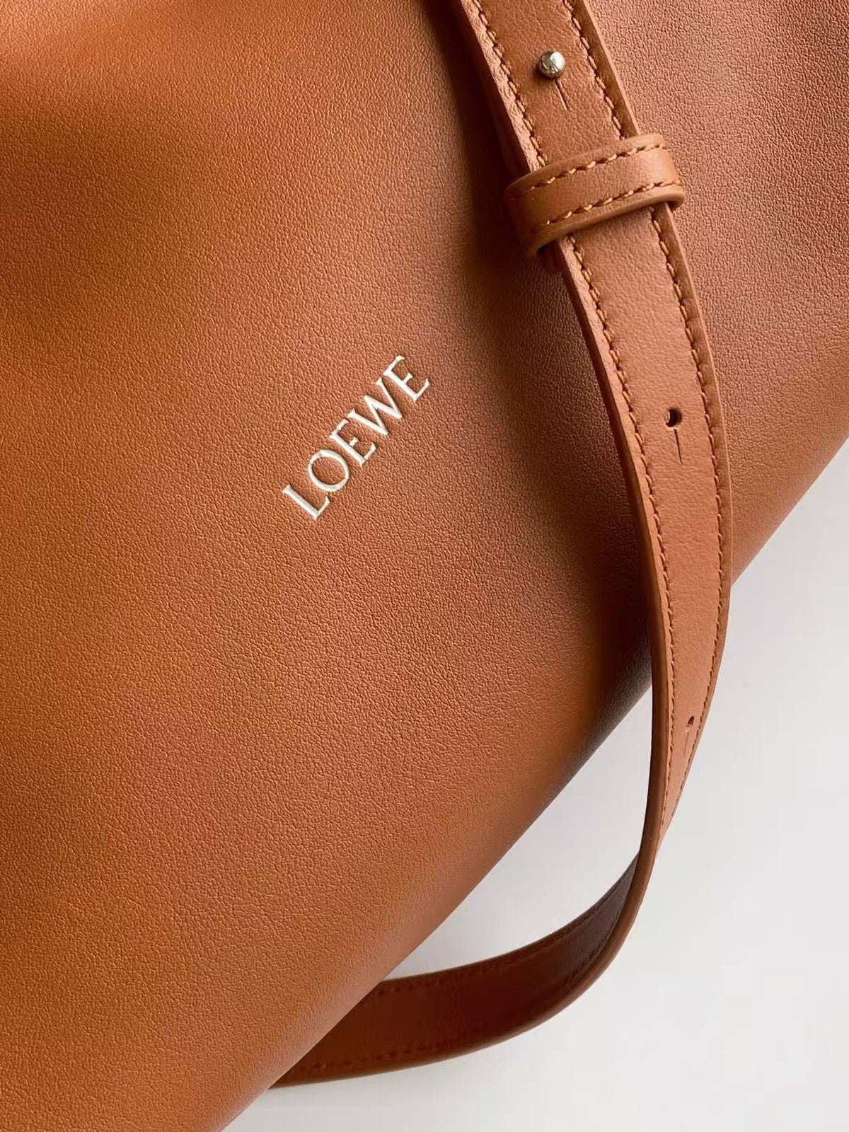 L*E Flamenco Clutch Bag 30cm Camel Brown Nappa Leather