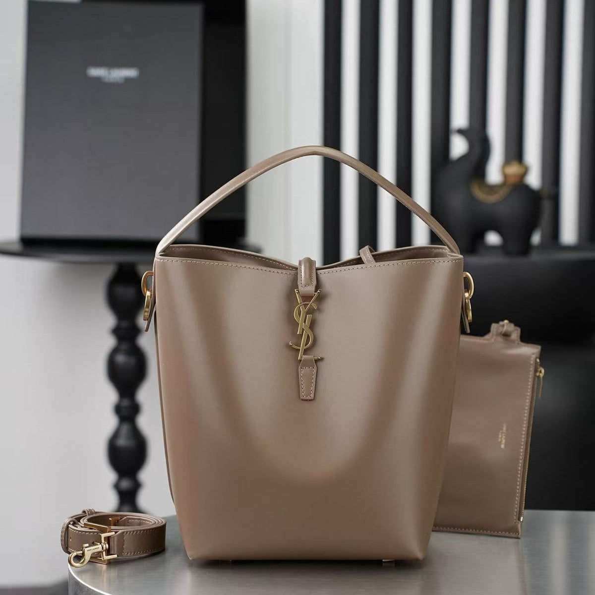 Y*S*L 26s Le 37 Bucket Bag 26cm Coffe Calfskin