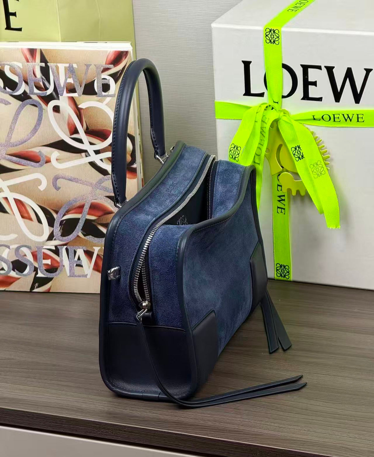 L*ewe Amazona 180 Bag 24.5cm Dark Blue Calfskin Suede