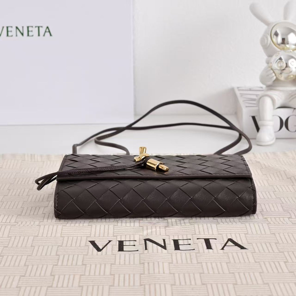 B*V Andiamo Zipper Card Holder 19cm in Chocolate Leather