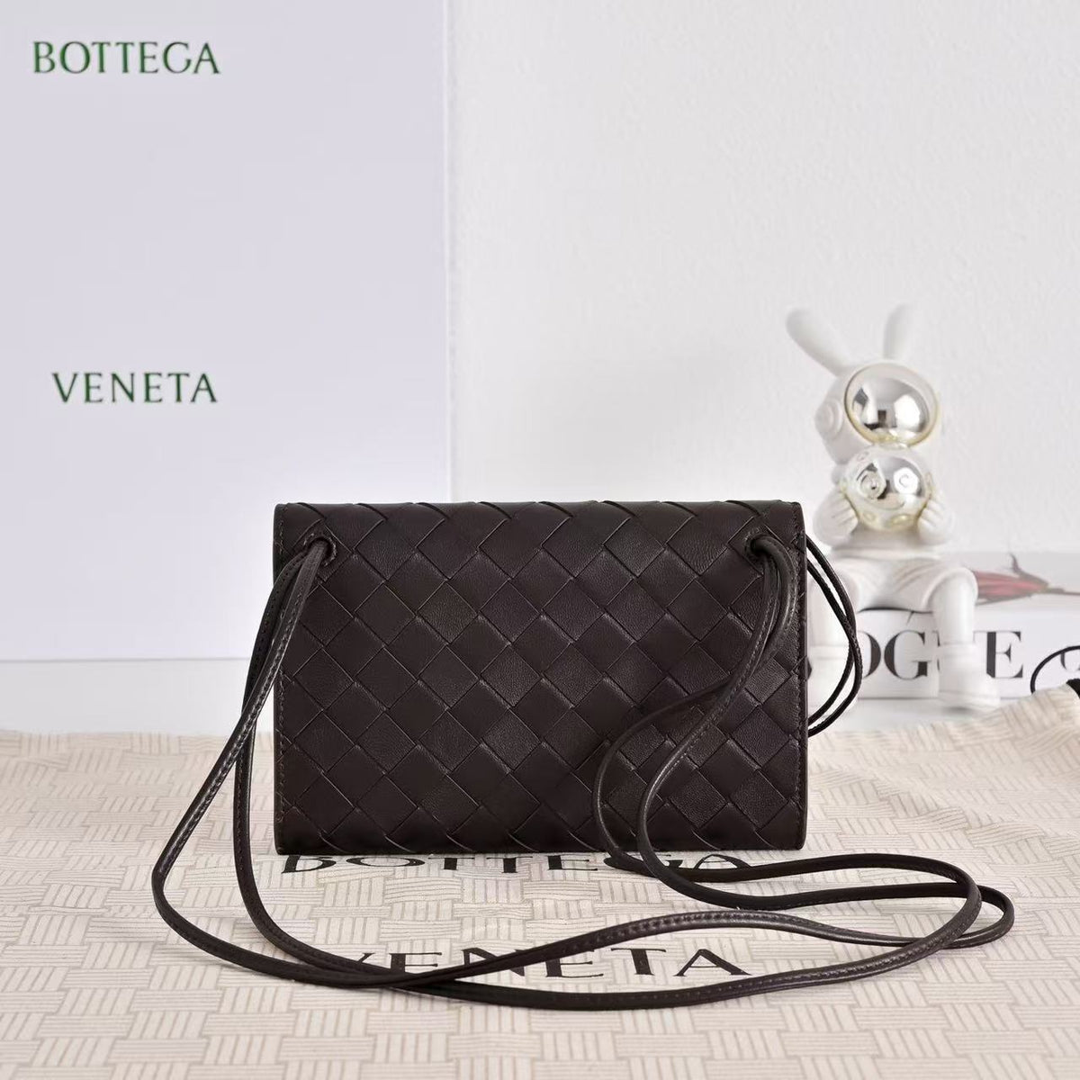 B*V Andiamo Zipper Card Holder 19cm in Chocolate Leather