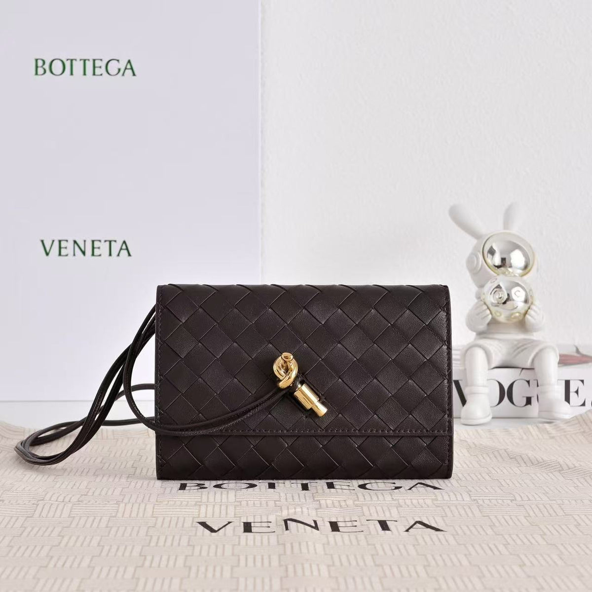 B*V Andiamo Zipper Card Holder 19cm in Chocolate Leather