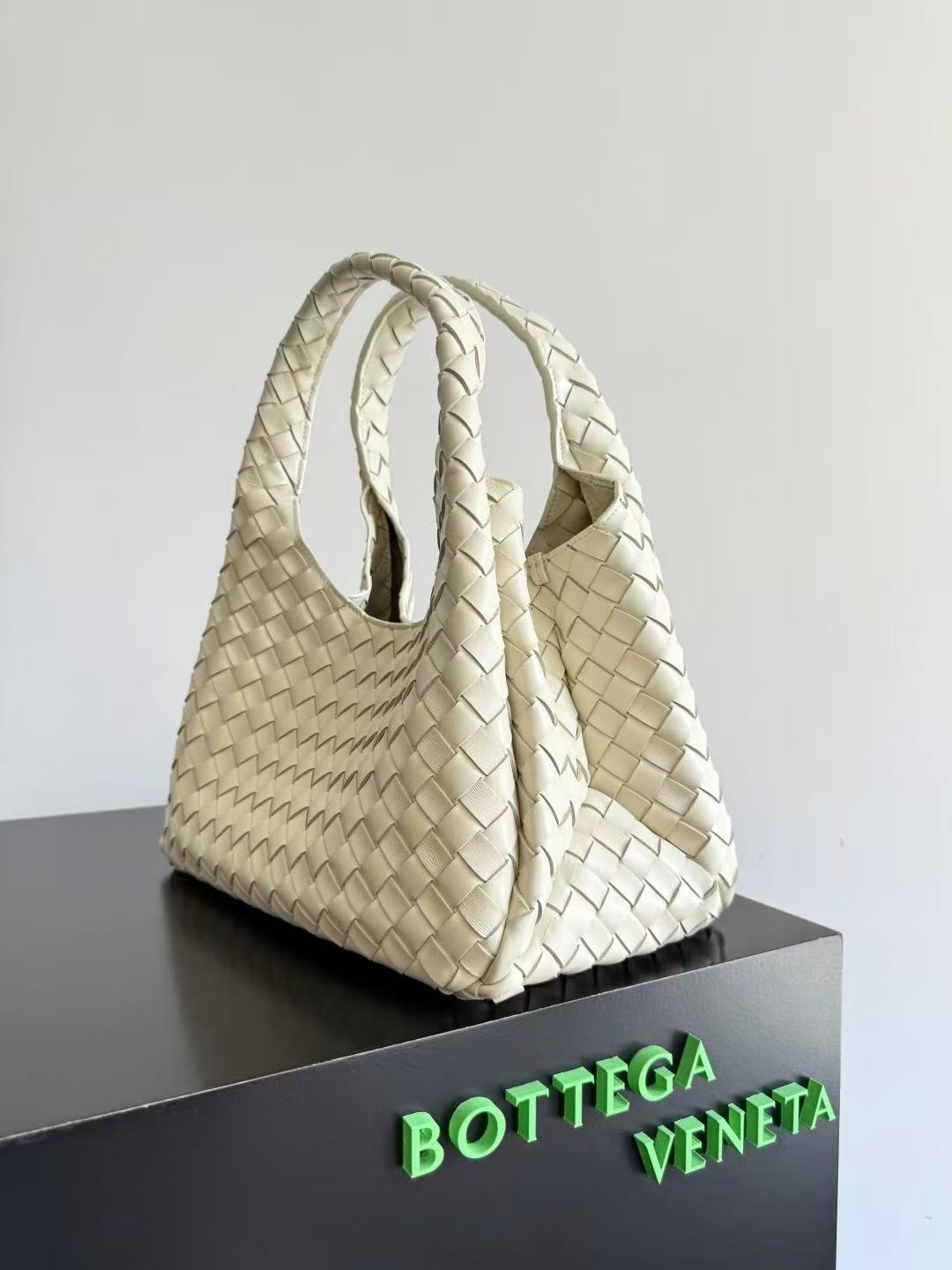 B*V Campana Bag Intrecciato 33cm Cream Lambskin