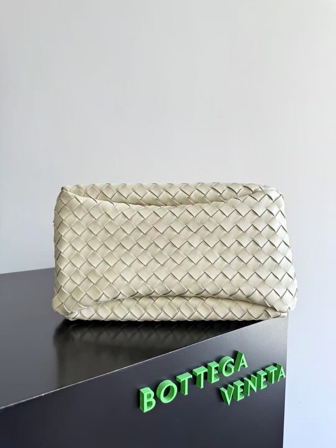 B*V Campana Bag Intrecciato 33cm Cream Lambskin