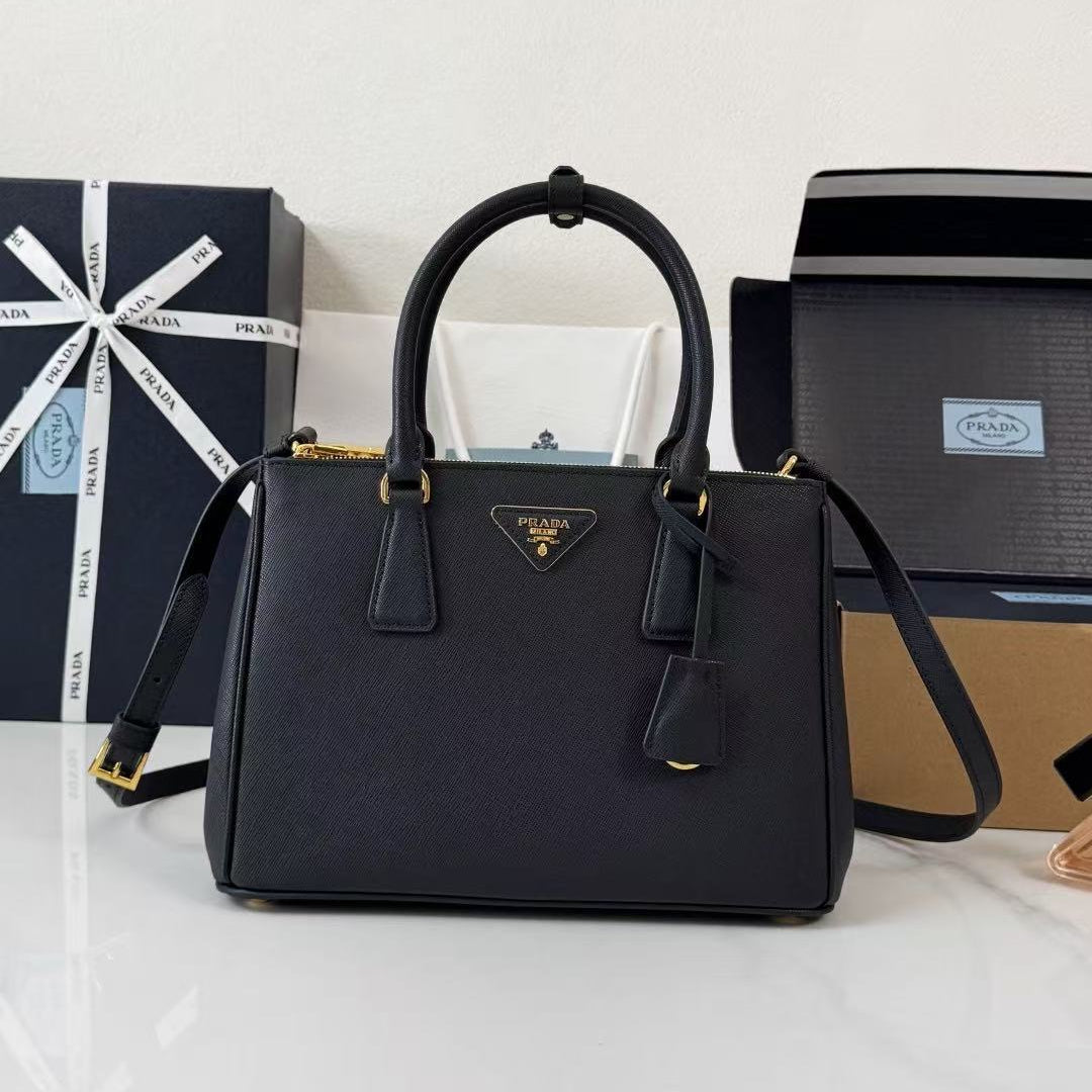Pr*d 26S Galleria Bag 28cm Black Saffiano Leather
