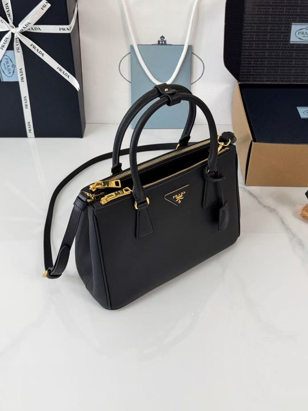 Pr*d 26S Galleria Bag 28cm Black Saffiano Leather