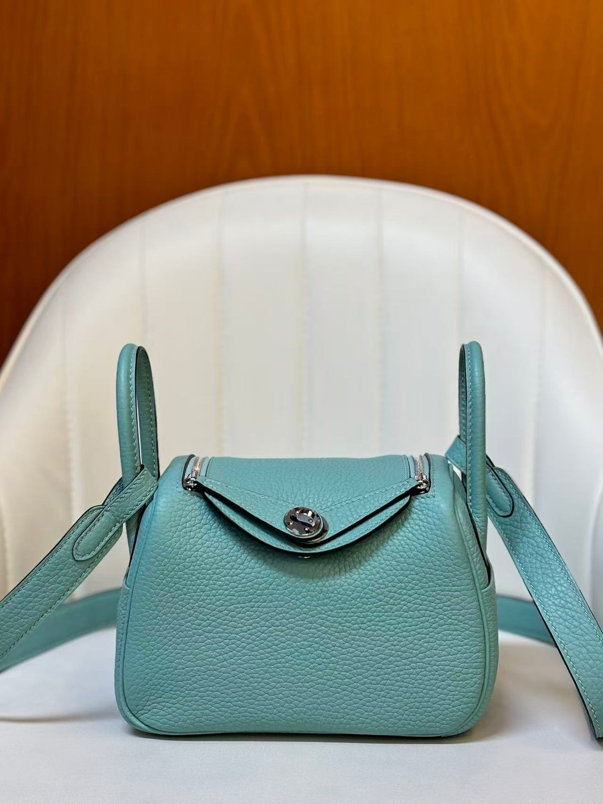 H*M LINDY BAG 19CM MINT BLUE CALFSKIN