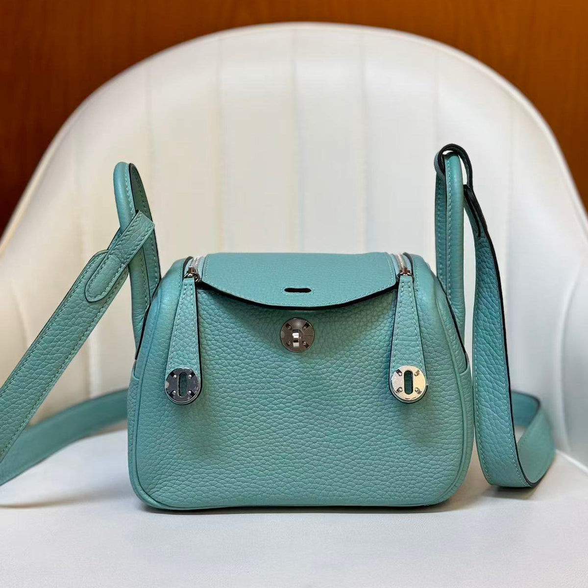 H*M LINDY BAG 19CM MINT BLUE CALFSKIN