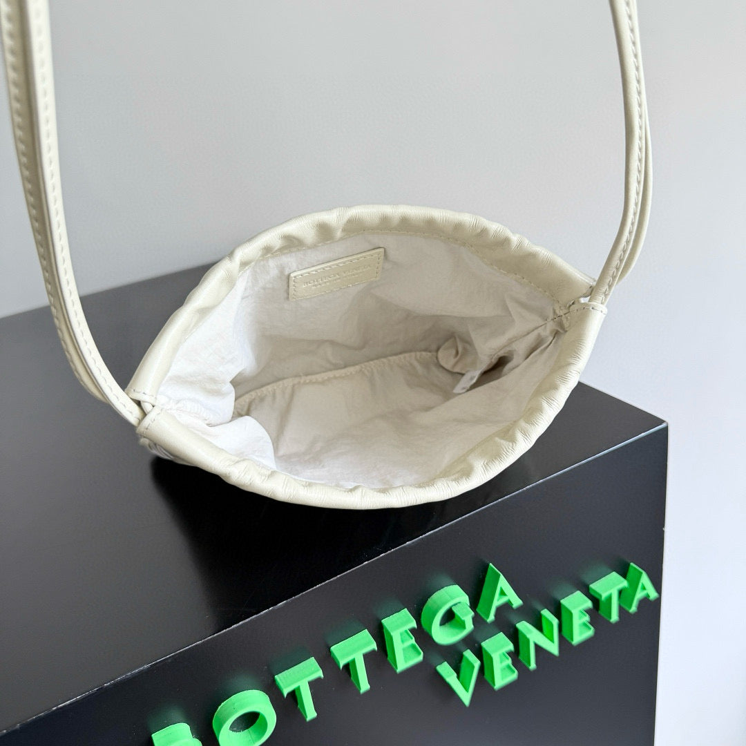 B*V Small Dustbag Ivory Calfskin