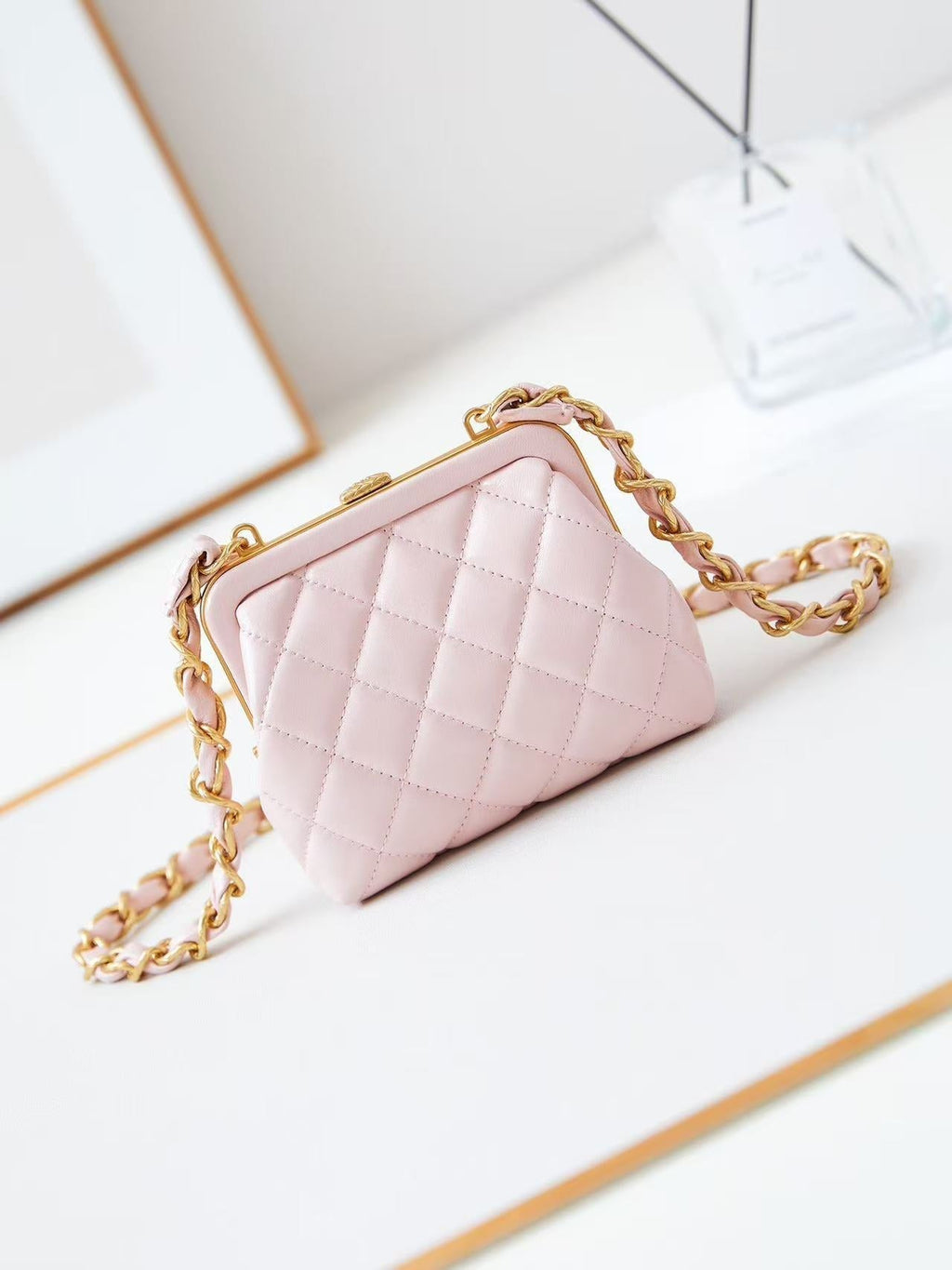 C*C 24A Bowknot Kiss Lock Clutch Bag with Chain 13cm Pink Lambskin