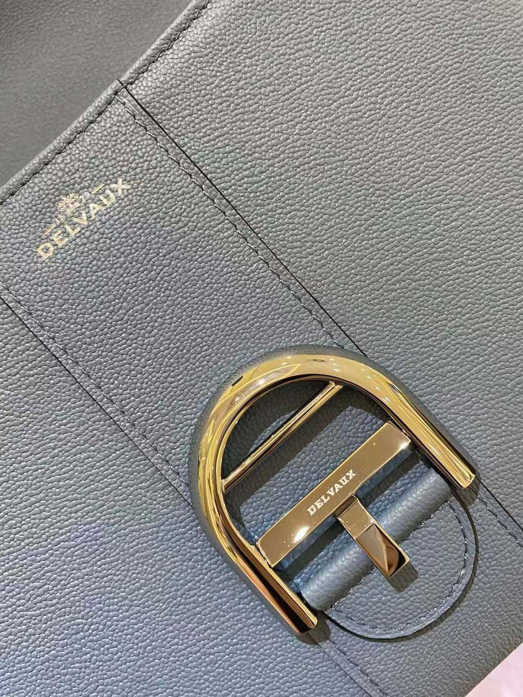 D*lvaux Tempo Baby Blue in Grained Calfskin