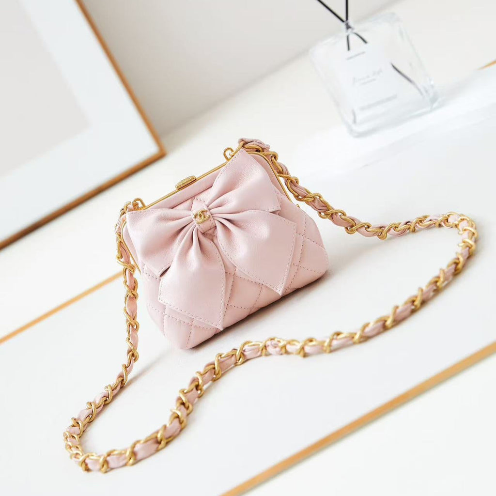 C*C 24A Bowknot Kiss Lock Clutch Bag with Chain 13cm Pink Lambskin